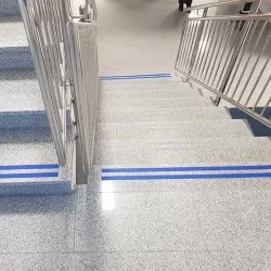 Protizdrsni trakovi ProžniBG 25mm x 18,3m Protizdrsni trakovi ProžniBG 25mm x 18,3m